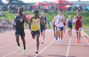 Keandre Kelly Union Catholic (left) holds off Taysaun Wilson of Toms River North to win the Boys 800 meter run at the 2025 NJSIAA Meet of Champions, Wednesday, June 4, 2025, in Pennsauken, N.J.